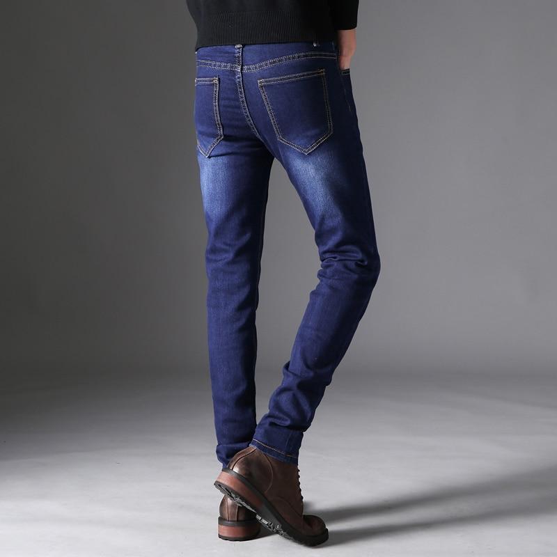 Jean d'hommes d'été printanier pieds minces pantalon décontracté